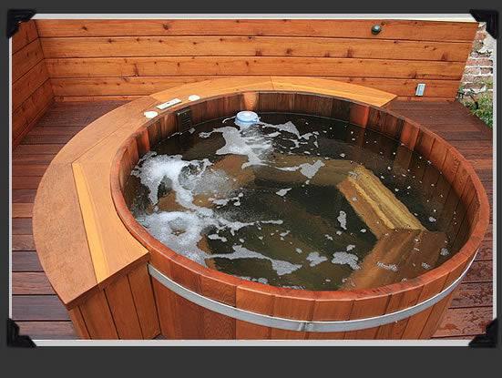 Fluid Float Colonial Cedar Hot Tub