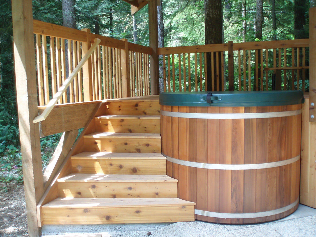 Fluid Float Colonial Cedar Hot Tub